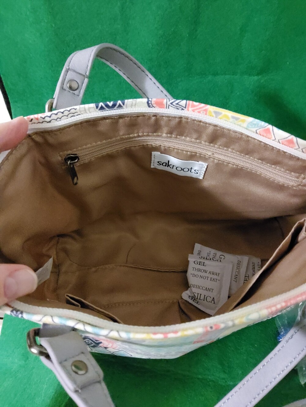 Sakroots Artist Circle Wanderlust, Llama Shoulder Bag - Picture 9 of 9